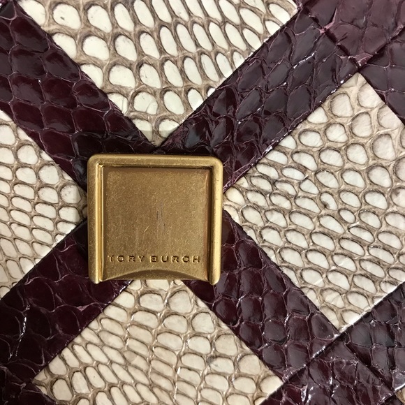 SOLD LIMITED Tory Burch Eleanor Snakeskin Crossbody Camera Bag - Picture 16 of 17